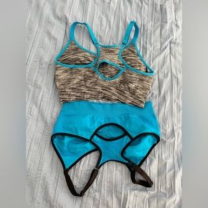 Sports bras set